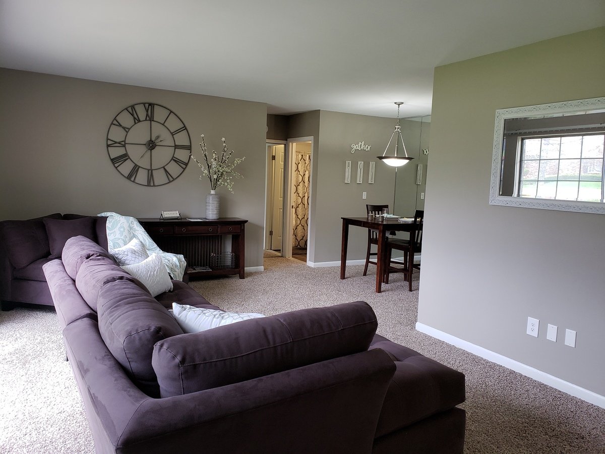 Apple Ridge Apartments Livonia