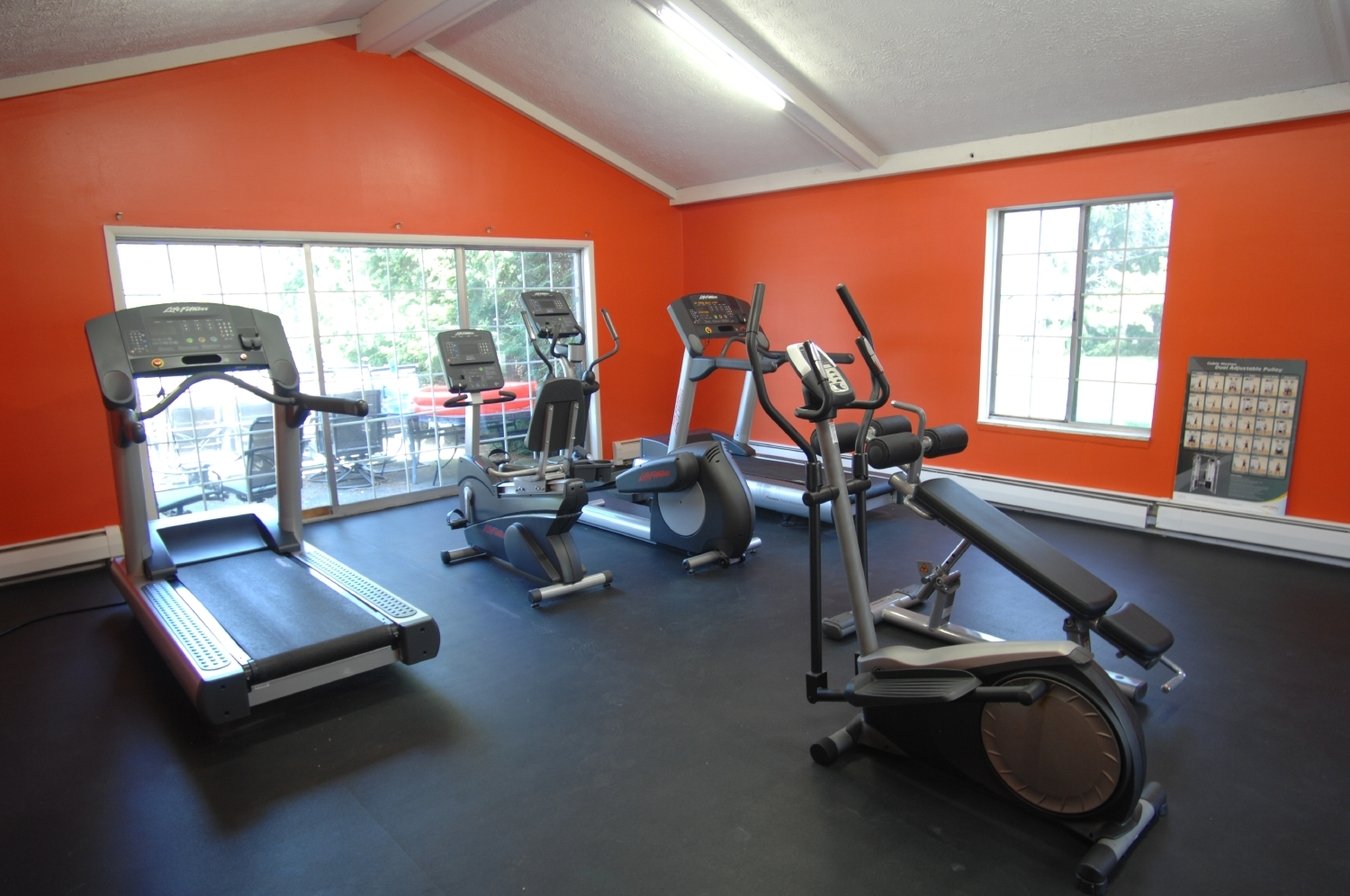Apple Ridge Apartments Livonia
