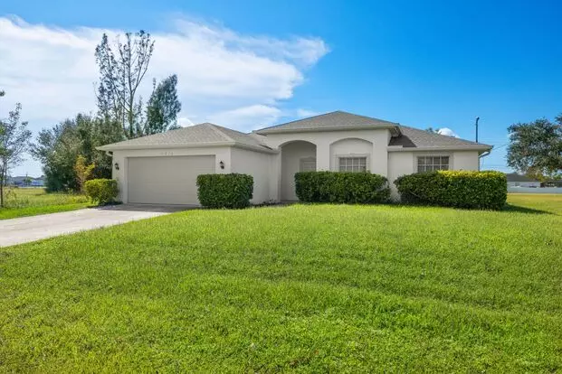 Beautiful Sw Home Available October Apartment for rent in Cape Coral, FL Beautiful Sw Home Available October Apartment for rent in Cape Coral, FL