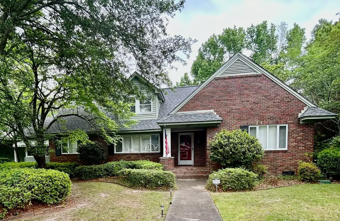 Charming 5 Bedroom Home Close To Everything! House for rent in Sumter, SC