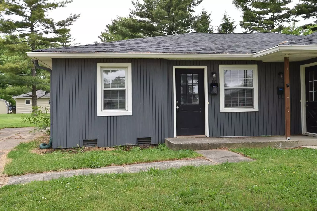 10-12 Lamplite Ct Apartment for rent in Greenfield, IN