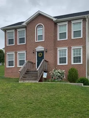 * Re-rental Available 7/29/25 * 3 Bedroom 2.5 Bath 1 Car Garage House Apartment for rent in Christiansburg, VA * Re-rental Available 7/29/25 * 3 Bedroom 2.5 Bath 1 Car Garage House Apartment for rent in Christiansburg, VA