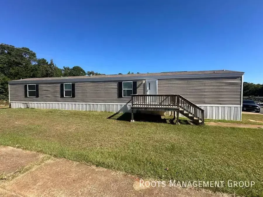 1008 Hunters Mountain Pkwy Apartment for rent in Troy, AL