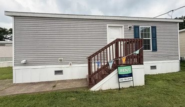 2009 Hamburg Pike Trlr Jeffersonville Apartment for rent in Jeffersonville, IN