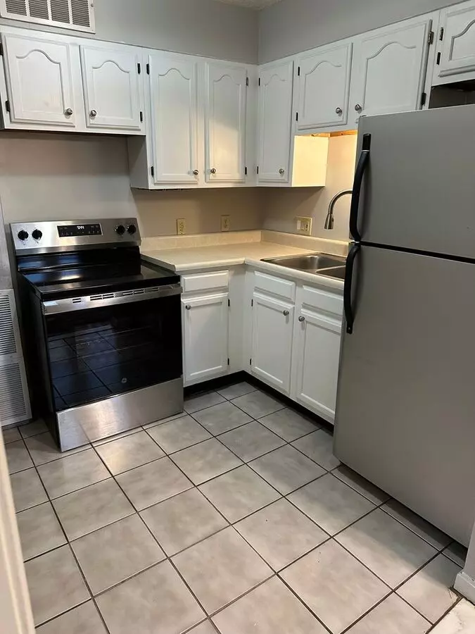 301 S Rogers St Apartment for rent in Bloomington, IN