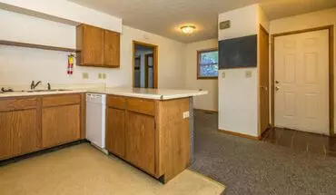 4 of 10 525 Henderson Crossing Apartment for rent in Bloomington, IN