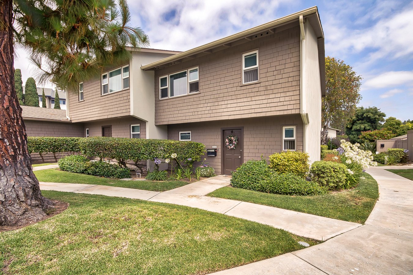 Eastbluff Townhomes Apartments Newport Beach, CA Rentable