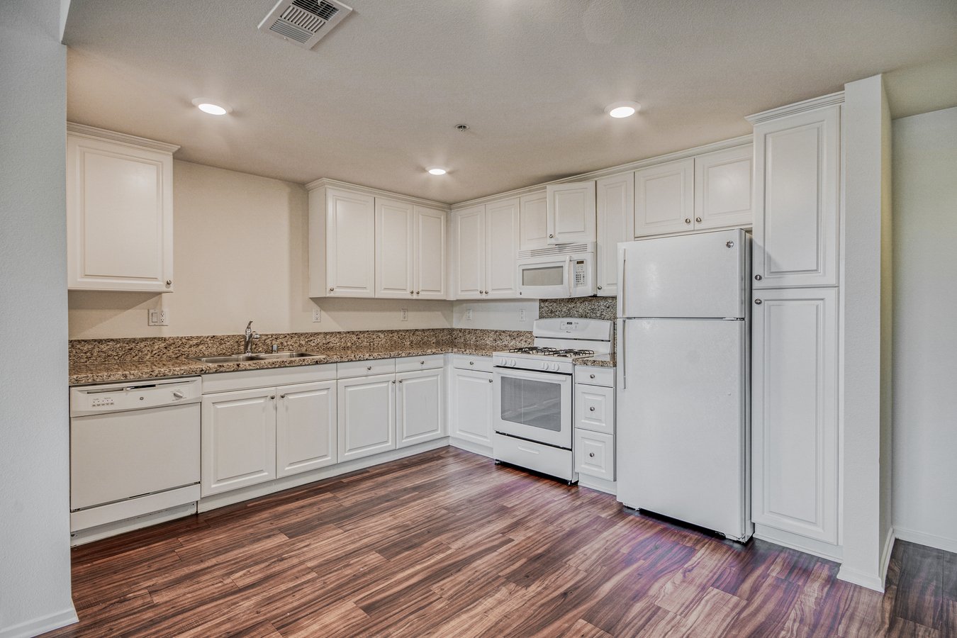 807 West Apartments 807 W Blaine St Riverside, CA