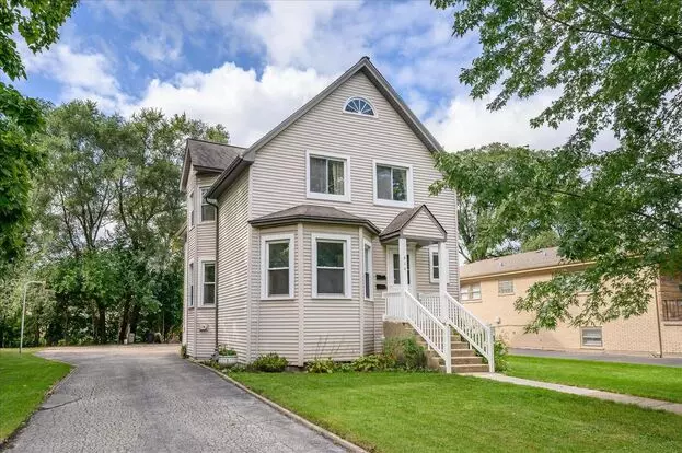 614 S Euclid Apartment for rent in Elmhurst, IL
