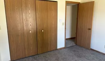 3 of 9 1295 Rushmoore Dr Apartment for rent in Dekalb, IL