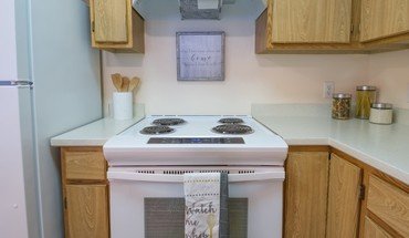 3 of 17 Red Rose Manor Apartment for rent in Portland, OR