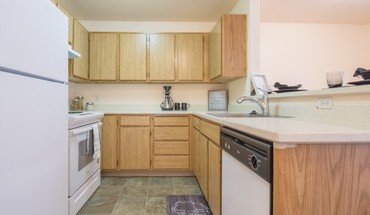 4 of 17 Red Rose Manor Apartment for rent in Portland, OR