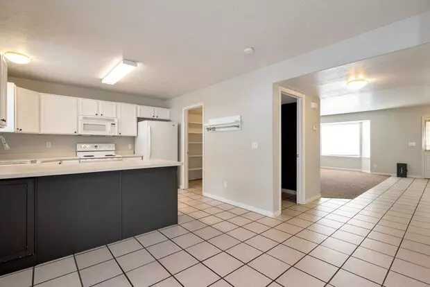 4 Bedrooms, 3 1/2 Baths Plus Large Bonus Room Apartment for rent in Provo, UT