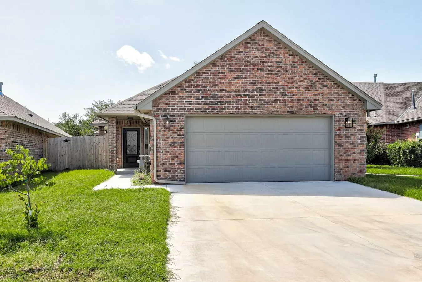 Charming 3-bedroom Home! House for rent in Moore, OK