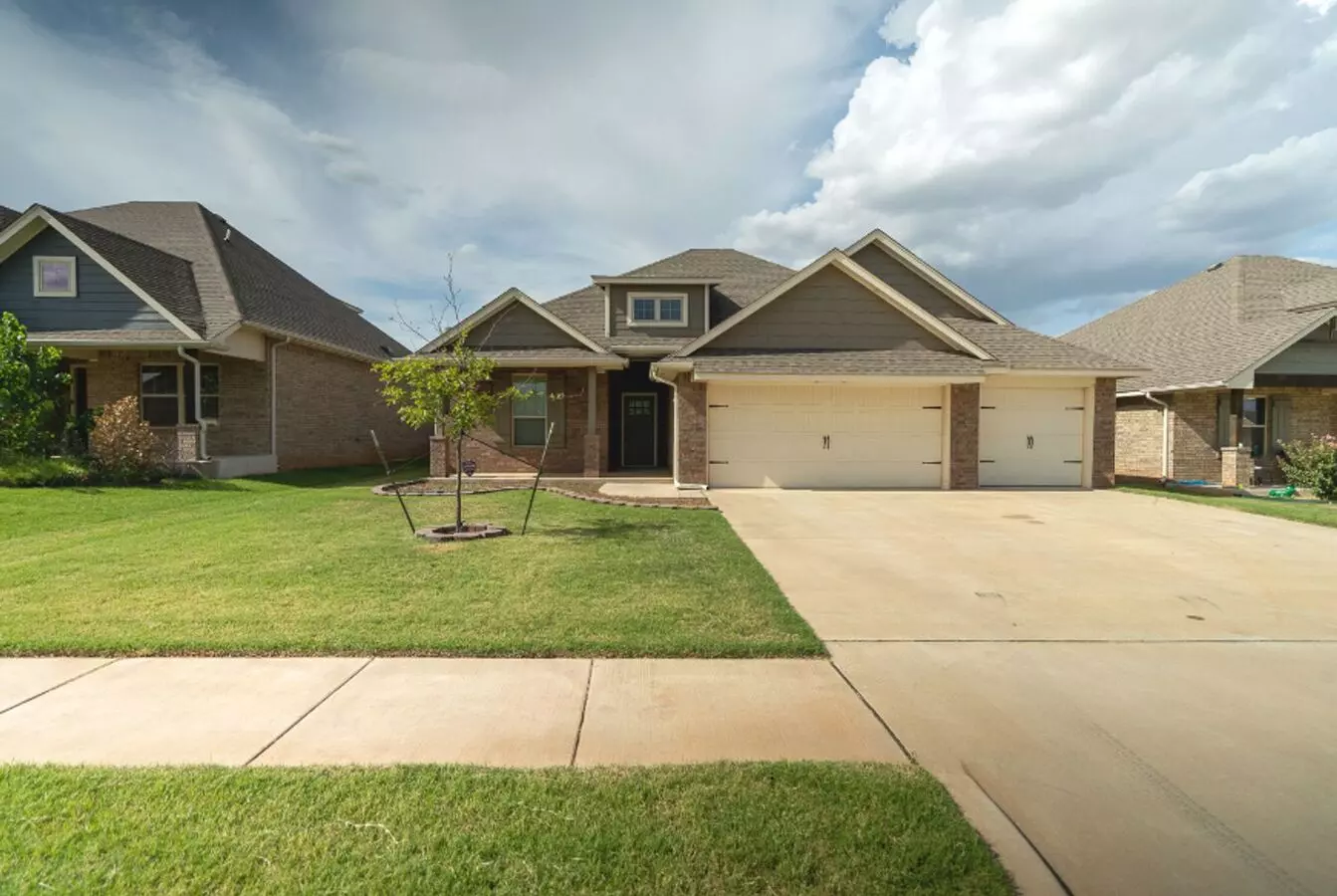 Gorgeous 4 Bed 2 Bath Home In Moore! House for rent in Moore, OK