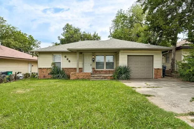 Charming 3-bedroom Home Near The Capitol – Don’t Miss Out! Apartment for rent in Oklahoma City, OK