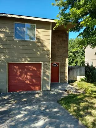3 Bedroom 2 Bath Home With Attached Garage Apartment for rent in Pendleton, OR