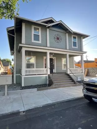 327 SW 2nd St Apartment for rent in Pendleton, OR