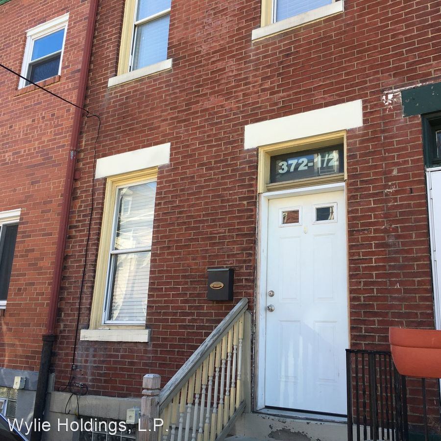 372 1/2 Main St Pittsburgh, PA House for Rent Rentable