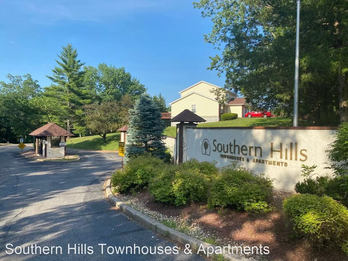 2 of 2 Southern Hills Townhouses &amp; Apartments, Llc Apartment for rent in Jefferson City, MO