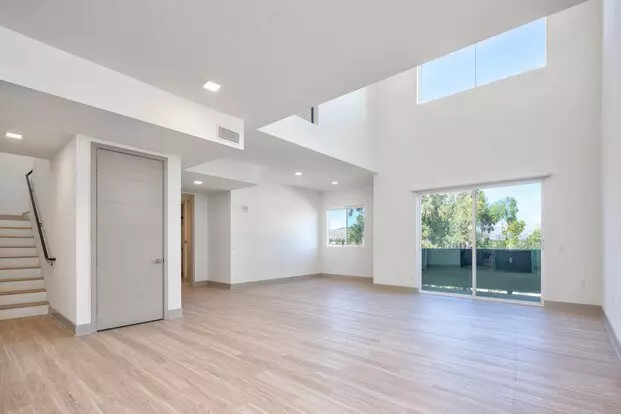 The 6800 Apartment for rent in Canoga Park, CA