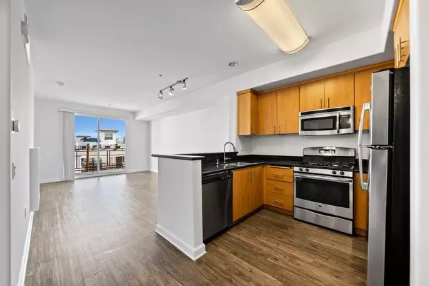 Azure Apartment for rent in Canoga Park, CA