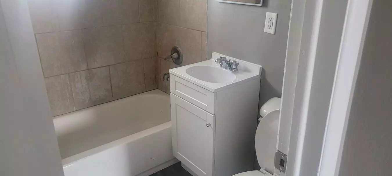 2 of 3 1749 Holburn Ave Apartment for rent in Columbus, OH