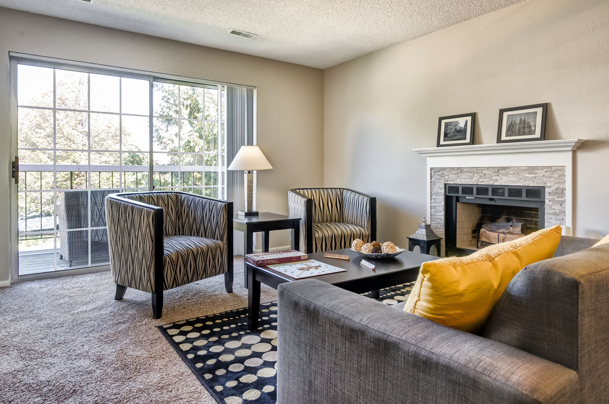 Devonshire Apartments, Bloomington (see pics & AVAIL)