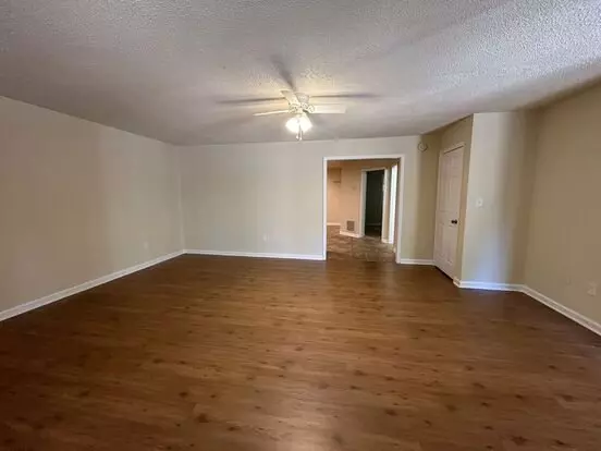 Pre-lease Fall 2025 - Spacious 5 Bedroom 4 Bathrooms Duplex On Eastside Of Athens, Ga Apartment for rent in Athens, GA