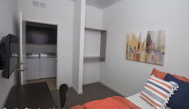 512 E Green Apartment for rent in Champaign, IL
