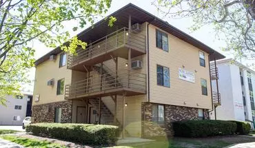 2 of 66 1001 W Clark Apartment for rent in Urbana, IL