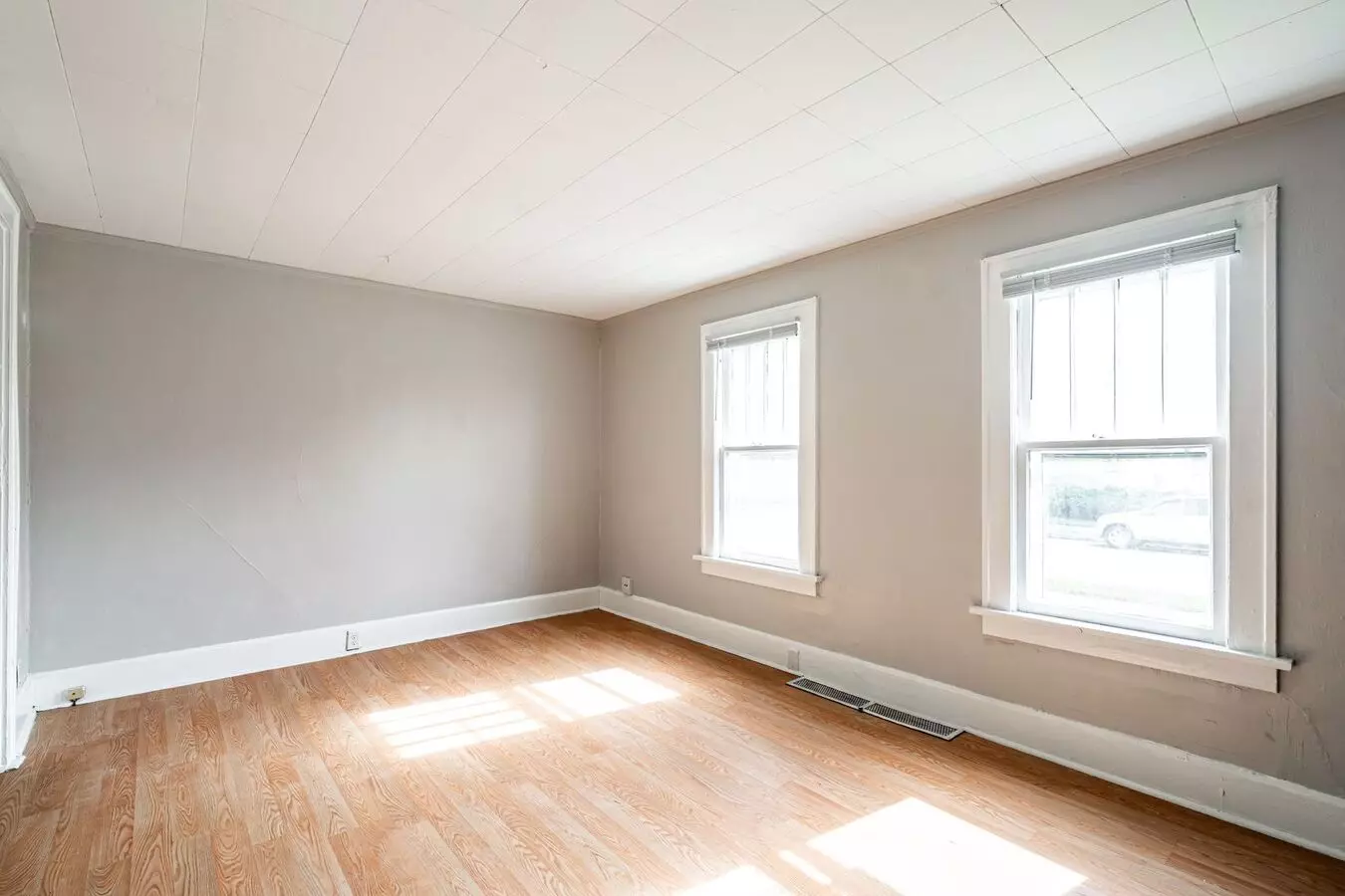 Walk To Lake Michigan From This Kenosha Townhome! House for rent in Kenosha, WI