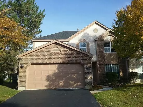 Large 3 Bedroom End Unit Located In The Kensington Court Subdivision! Apartment for rent in Gurnee, IL