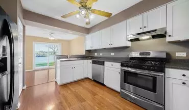 4 of 12 Elgin Two Bedroom With Loft And Two Car Garage House for rent in Elgin, IL