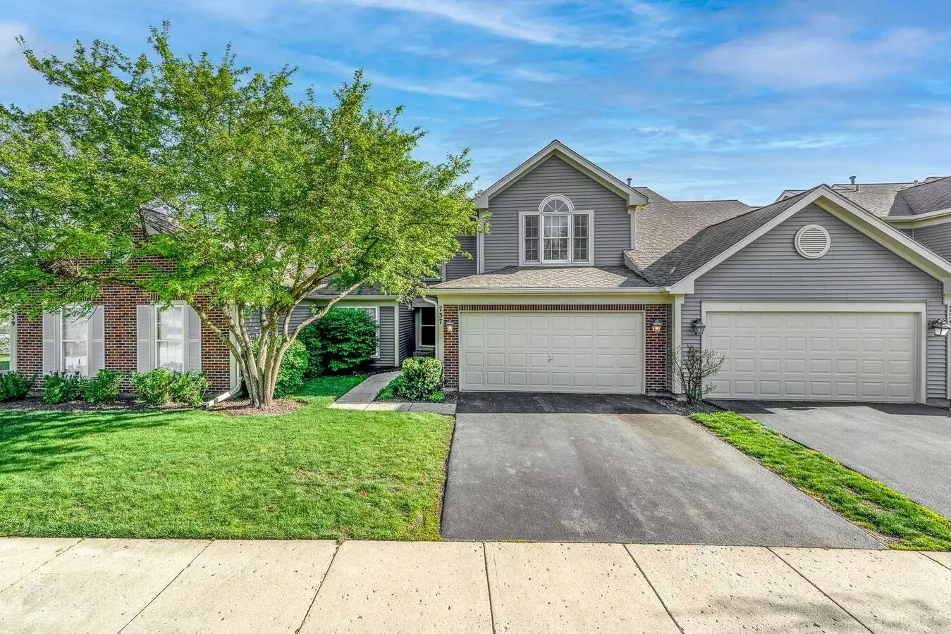 Elgin Two Bedroom With Loft And Two Car Garage House for rent in Elgin, IL