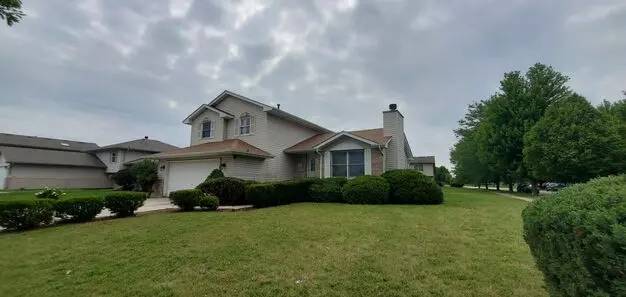 Joliet Corner Lot Three Bedroom Split Level Apartment for rent in Joliet, IL