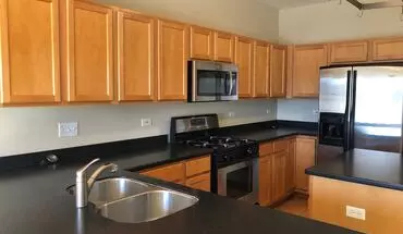 2 of 10 1533 S Candlestick Way House for rent in Waukegan, IL