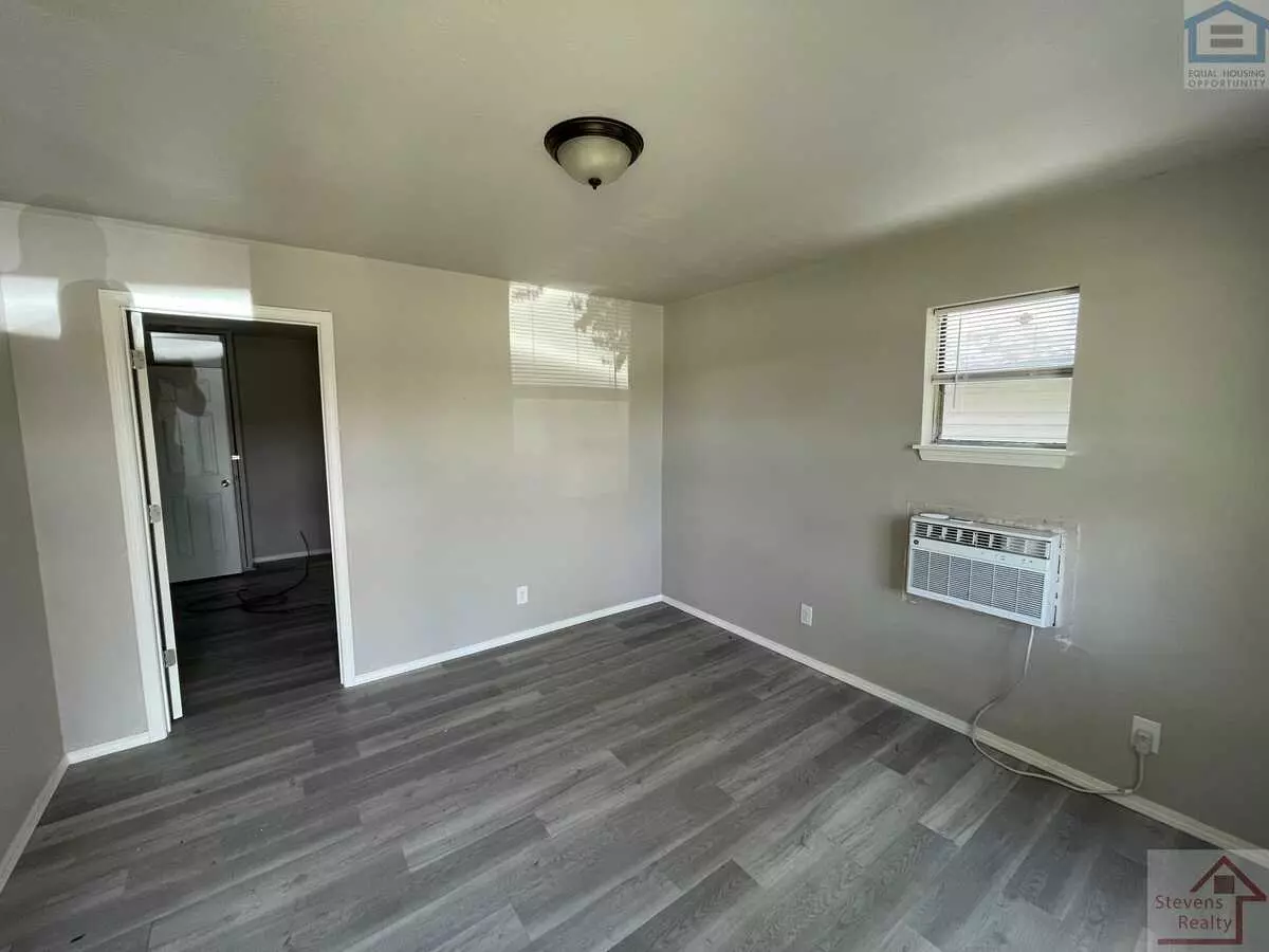 1315 SW E Ave Apartment for rent in Lawton, OK