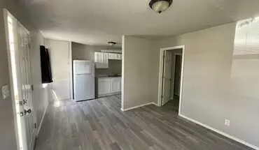2 of 9 1315 SW E Ave Apartment for rent in Lawton, OK