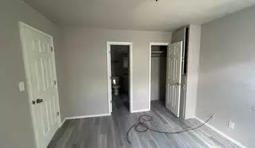 4 of 9 1315 SW E Ave Apartment for rent in Lawton, OK
