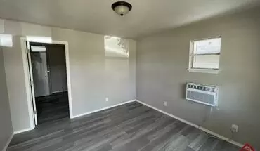 2 of 10 1313 SW E Ave Apartment for rent in Lawton, OK