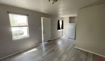4 of 10 1313 SW E Ave Apartment for rent in Lawton, OK