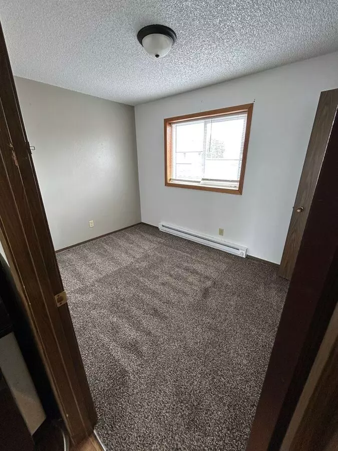 3719 W 9th St Apartment for rent in Waterloo, IA