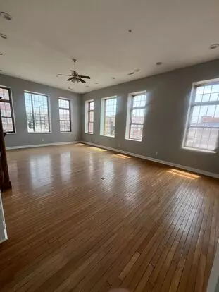 632 Sycamore St Apartment for rent in Waterloo, IA