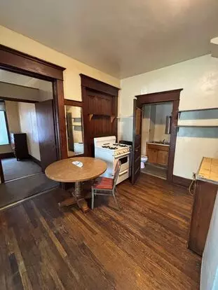 1109 Sycamore Apartment for rent in Waterloo, IA