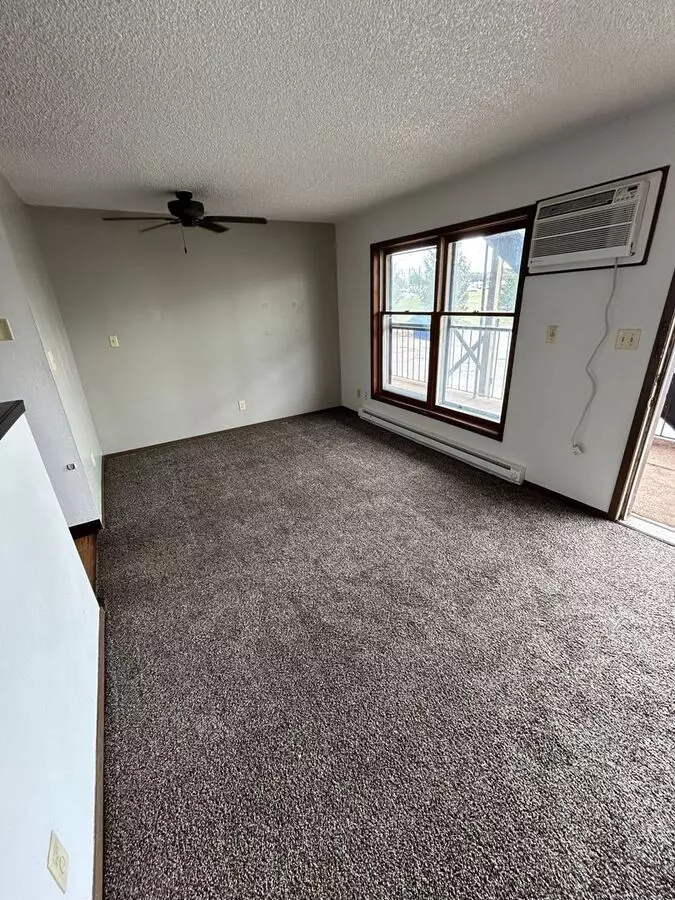 2 of 4 3719 W 9th St Apartment for rent in Waterloo, IA