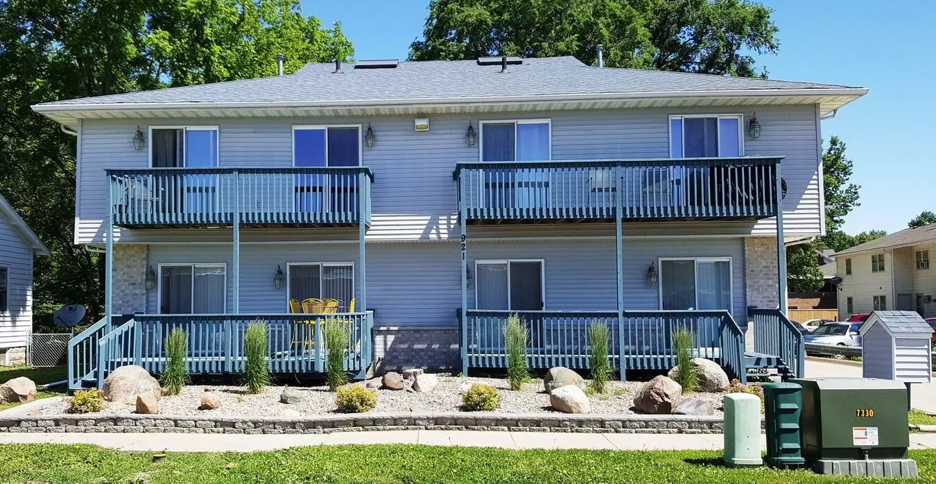 921 W 20th St Apartment for rent in Cedar Falls, IA