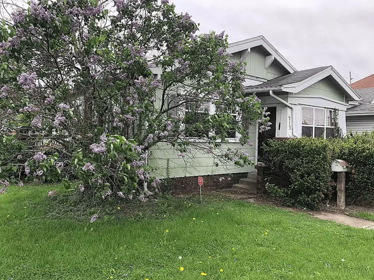 3 Bed 1 Bath With Fence + 1 Gar Garage + Deck House for rent in Muncie, IN