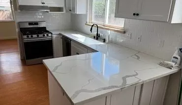 4 of 20 94 Oakleaf Ave House for rent in Oak Park, CA