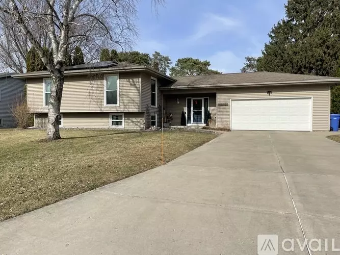 2812 Lyman Ln House for rent in Fitchburg, WI